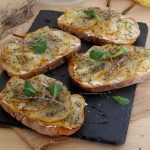 Bruschetta chèvre – poire – thym